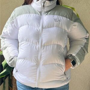 Mountain Hardware Packable/with bag, Down Puffer Jacket White & Gray XL